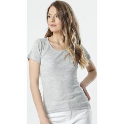 Jasnoszary T-shirt Ananore. Szare t-shirty damskie Born2be, s, bez wzorów, z dzianiny, sportowe, z okrągłym kołnierzem, z krótkim rękawem. Za 39,99 zł.