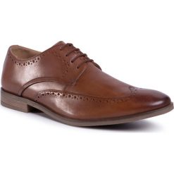 Półbuty CLARKS - Stanford Limit 261480367 Tan Leather. Pomarańczowe buty wizytowe męskie Clarks, bez wzorów, ze skóry, wizytowe, bez zapięcia. W wyprzedaży za 229,00 zł.