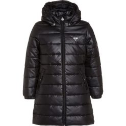 Hummel Płaszcz zimowy black. Czarne kurtki chłopięce zimowe marki Hummel, z materiału. W wyprzedaży za 230,30 zł.