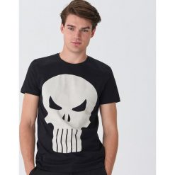 Koszulka z nadrukiem Punisher - Czarny. Czarne koszulki męskie House, s, z nadrukiem, bez kołnierzyka, bez rękawów. Za 59,99 zł.