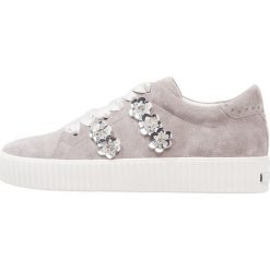 Kennel + Schmenger DOWN Sneakersy niskie alu/silver/weiß. Szare trampki i tenisówki damskie marki Kennel + Schmenger, bez wzorów, ze skóry, bez zapięcia. W wyprzedaży za 668,85 zł.