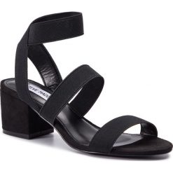 Sandały STEVE MADDEN - Isolate SM11000473-04004-001 Black. Czarne klapki damskie Steve Madden, bez wzorów, ze skóry ekologicznej, bez obcasa, na obcasie. W wyprzedaży za 209,00 zł.