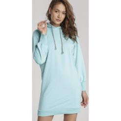 Miętowa Sukienka Kalilato. Zielone sukienki damskie Renee, xl, bez wzorów, bez kołnierzyka, bez rękawów, mini. Za 79,99 zł.