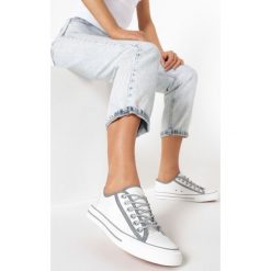 Białe Trampki Larirose. Białe buty sportowe damskie Born2be, bez wzorów, przed kostkę, bez zapięcia. Za 59,99 zł.