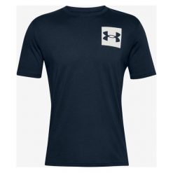 Under Armour Box Logo Koszulka Niebieski. Niebieskie podkoszulki męskie Under Armour, l, z nadrukiem, z bawełny, bez kołnierzyka, z krótkim rękawem, krótkie. Za 119,95 zł.