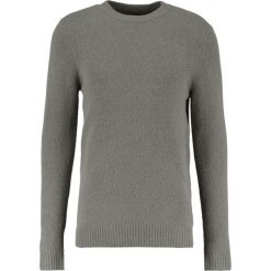 Samsøe & Samsøe BUTLER Sweter dusty olive melange. Zielone kardigany męskie Samsøe & Samsøe, m, z elastanu. W wyprzedaży za 479,20 zł.