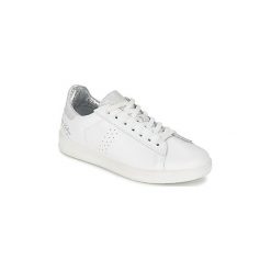 Buty Ippon Vintage WILD MILO. Białe trampki i tenisówki damskie marki Ippon Vintage, bez wzorów, bez zapięcia. Za 383,20 zł.