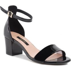 Sandały GINO ROSSI - 830-01 Black. Czarne klapki damskie Gino Rossi, bez wzorów, ze skóry, bez obcasa, na obcasie. Za 259,99 zł.