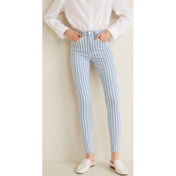 Mango - Jeansy Soho. Niebieskie rurki damskie marki Mango, z aplikacjami, z elastanu, z podwyższonym stanem. Za 139,90 zł.