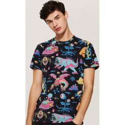 T-shirt z nadrukiem Rick and Morty - Czarny. Czarne t-shirty męskie z nadrukiem House, l. Za 59,99 zł.