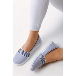 Granatowe Tenisówki Kinds. Niebieskie trampki i tenisówki damskie Born2be, bez wzorów, bez zapięcia. Za 49,99 zł.