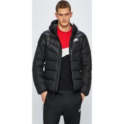 Nike - Kurtka puchowa. Czarne płaszcze męskie Nike, m, bez wzorów, z poliesteru, krótkie, z kapturem. Za 699,90 zł.