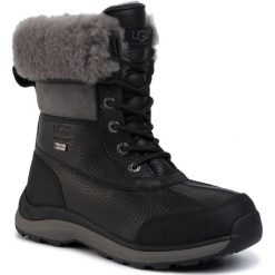 Śniegowce UGG - W Adirondack Boot III 1095141 Blk. Czarne kozaki damskie Ugg, na zimę, z wełny, bez zapięcia. W wyprzedaży za 669,00 zł.