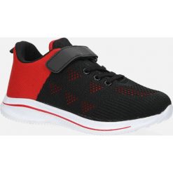 Czarne buty sportowe na rzep casu 920a. Czarne buty dziewczęce sportowe Casu, bez wzorów, bez zapięcia. Za 59,99 zł.