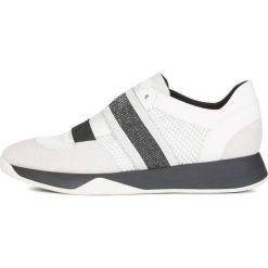 Geox tenisówki damskie Suzzie D94FRD 08854 38 białe. Białe trampki i tenisówki damskie Geox, bez wzorów, ze skóry, bez zapięcia. Za 499,00 zł.