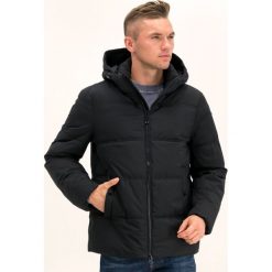 Kurtka puchowa Geox Broderick M9428S T2504 F9000. Czarne kurtki męskie Geox, s, bez wzorów, z poliesteru, bez kaptura. W wyprzedaży za 639,00 zł.