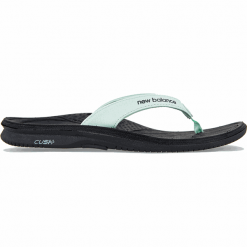 New Balance W6091GRG. Klapki damskie New Balance, w paski, z gumy, bez obcasa. W wyprzedaży za 49,99 zł.