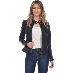 Skórzana kurtka w kolorze czarnym. Czarne kurtki damskie Kurtki skórzane, xl, bez wzorów, klasyczne, bez kaptura. W wyprzedaży za 749,95 zł.