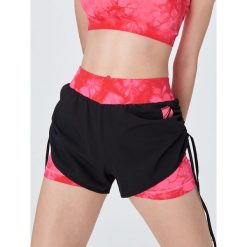 Sportowe szorty Gym Hard - Czarny. Czarne spodenki sportowe damskie Sinsay, s, bez wzorów, sportowe. Za 49,99 zł.