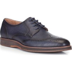 Buty męskie. Niebieskie półbuty męskie Wittchen, bez wzorów, ze skóry, z otwartym noskiem, bez zapięcia. W wyprzedaży za 335,90 zł.