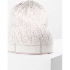 Czapki damskie: Calvin Klein MIX BEANIE Czapka mushroom/dust