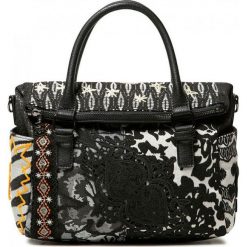 Desigual torebka czarna Bols Fantasy Loverty. Czarne torebki klasyczne damskie Desigual, bez wzorów, eleganckie, bez dodatków. W wyprzedaży za 269,00 zł.