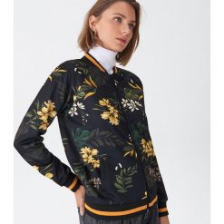 Bluza bomber w kwiaty - Wielobarwny. Bluzy damskie House, s, w kwiaty, bez rękawów, bez kaptura. Za 89,99 zł.