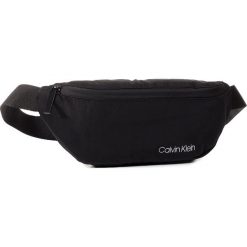 Saszetka nerka CALVIN KLEIN - Item Stroy Waistbag K50K505660 BAX. Czarne torby męskie skórzane Calvin Klein, bez wzorów, z materiału, młodzieżowe. W wyprzedaży za 209,00 zł.