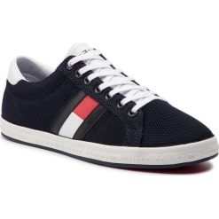 Sneakersy TOMMY HILFIGER - Essential Flag Detail Sneaker FM0FM02202 Midnight 403. Półbuty damskie TOMMY HILFIGER. W wyprzedaży za 179,00 zł.