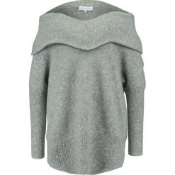 Swetry klasyczne damskie: Delicatelove Sweter silver
