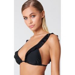 Stroje dwuczęściowe damskie: NA-KD Swimwear Góra bikini z falbanką Triangle – Black