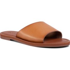 Klapki ROXY - ARJL200753 Tan. Pomarańczowe klapki damskie Roxy, bez wzorów, ze skóry ekologicznej, bez obcasa, na obcasie. Za 149,00 zł.
