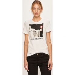 Only - T-shirt. Białe bluzki damskie ONLY, s, z nadrukiem, z bawełny, z okrągłym kołnierzem. Za 59,90 zł.