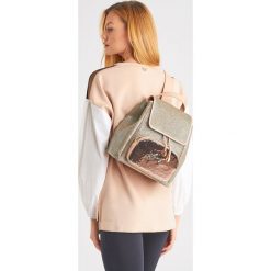 PLECAK baldinini. Żółte plecaki damskie Baldinini, bez wzorów, ze skóry, eleganckie. Za 2389,00 zł.