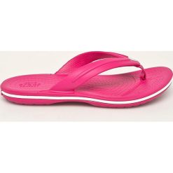 Crocs - Japonki dziecięce. Niebieskie sandały dziewczęce Crocs, z gumy, z okrągłym noskiem, bez zapięcia. Za 89,90 zł.