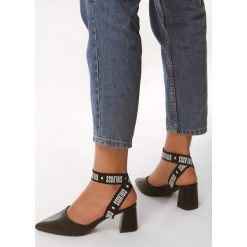 Czarne Sandały Having Down. Czarne czółenka damskie Born2be, na imprezę, z nadrukiem, ze szpiczastym noskiem, bez obcasa, na obcasie. Za 69,99 zł.