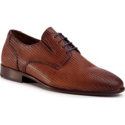 Półbuty LLOYD - Keith 10-355-03 Cognac. Pomarańczowe buty wizytowe męskie Lloyd, bez wzorów, ze skóry ekologicznej, eleganckie, bez zapięcia. W wyprzedaży za 599,00 zł.