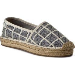 Espadryle MARC O'POLO - 703 13963801 612 White/Blue 103. Niebieskie espadryle damskie Marc O'Polo, bez wzorów, ze skóry, bez obcasa, na płaskiej podeszwie, bez zapięcia. W wyprzedaży za 139,00 zł.