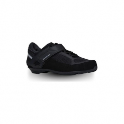 Buty na rower ROADC 100. Czarne buty skate męskie marki Asics, do piłki nożnej. Za 149,99 zł.