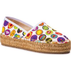 Espadryle LOVE MOSCHINO - JA10193G07JL0100 Bian. Białe espadryle damskie Love Moschino, bez wzorów, z tworzywa sztucznego, bez obcasa, na obcasie. W wyprzedaży za 319,00 zł.