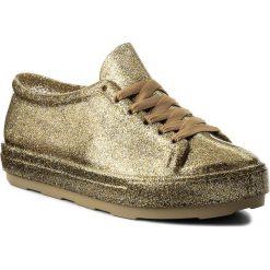Półbuty MELISSA - Be Ad 31991 Glass Glitter Gold 52955. Żółte półbuty damskie Melissa, na co dzień, bez wzorów, z tworzywa sztucznego, bez obcasa, na płaskiej podeszwie, bez zapięcia. W wyprzedaży za 259,00 zł.