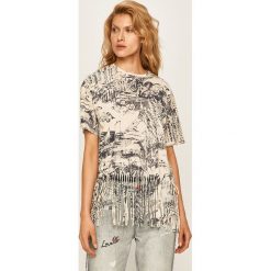 Desigual - T-shirt. Bluzki damskie Desigual, s, bez wzorów, z bawełny, casualowe, z okrągłym kołnierzem, z krótkim rękawem. W wyprzedaży za 179,90 zł.