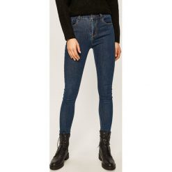 Answear - Jeansy. Niebieskie jeansy damskie ANSWEAR, s, bez wzorów, z elastanu. W wyprzedaży za 99,90 zł.