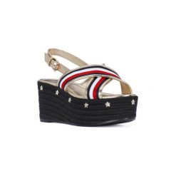 Sandały Tommy Hilfiger 020 WEDGE SANDAL. Białe rzymianki damskie TOMMY HILFIGER. Za 399,18 zł.