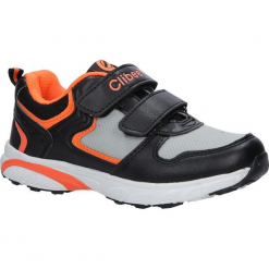 Czarne buty sportowe na rzepy ze skórzaną wkładką Casu F-698. Czarne buciki niemowlęce Casu, na rzepy. Za 69,99 zł.
