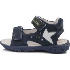 D-D-step sandały chłopięce świecące AC290-655, 26 niebieskie. Niebieskie sandały chłopięce D-D-Step, na rzepy. W wyprzedaży za 189,00 zł.