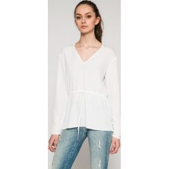 Tommy Jeans - Bluzka. Białe bluzki damskie marki Tommy Jeans, s, z poliesteru, eleganckie. W wyprzedaży za 199,90 zł.