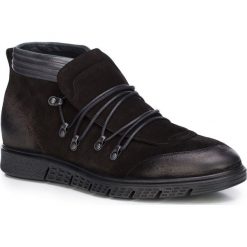 Buty męskie. Czarne buty sportowe męskie Wittchen, ze skóry, bez zapięcia. W wyprzedaży za 314,41 zł.