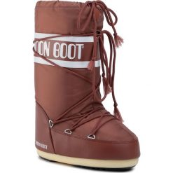 Śniegowce MOON BOOT - Nylon 1400440079 Rust. Czerwone kozaki damskie Moon Boot, na zimę, ze skóry ekologicznej, bez zapięcia. W wyprzedaży za 279,00 zł.
