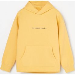 Bluza z kapturem i kieszenią - Żółty. Żółte bluzy męskie Reserved, m, bez wzorów, z kapturem, bez rękawów, z kapturem. Za 55,99 zł.